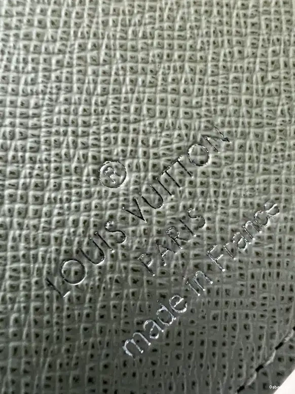 MULTIPLE WALLET-11.5*9*1.5cm LOUIS VUITTON 0424